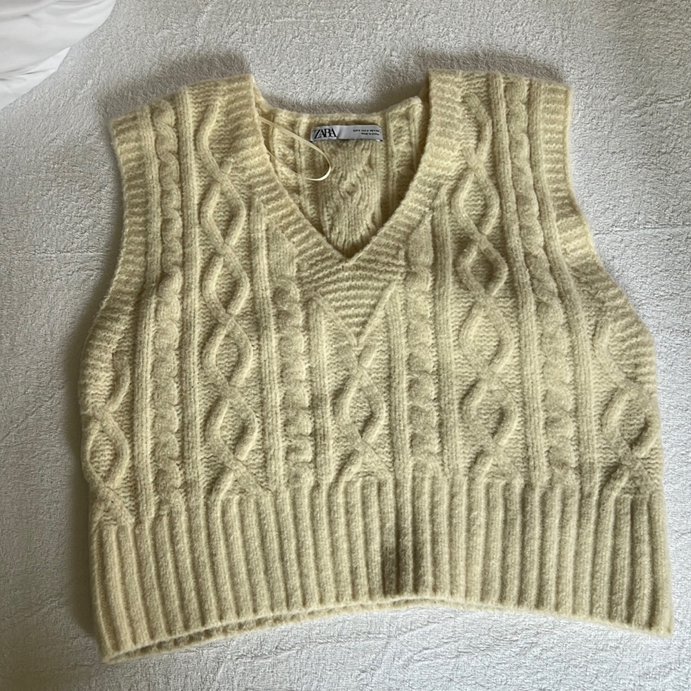 Zara Ecru Thick Cableknit Vest